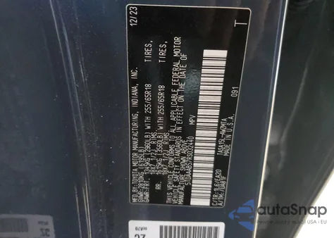 2024 Toyota Grand Highlander Xle из США, поврежденный, VIN 5TDAAAB57RS032440